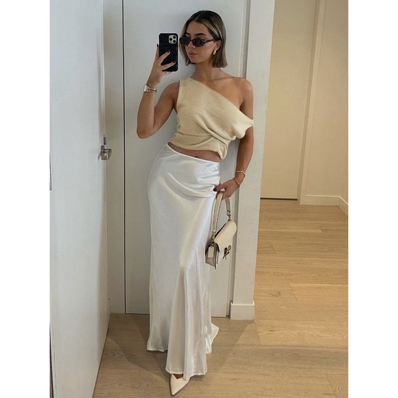 Commense Tops - Commense Solid Asymmetrical Neck Sweater Vest size XS‎